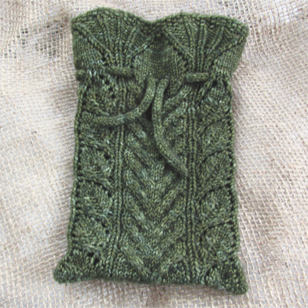 dark green cable knit tarot pouch